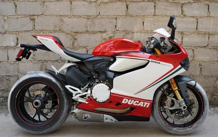 Viertakt1199cc dreef hoog de stijl van motorfietsenducati de tweelingcilinder met van 90° aan „L“