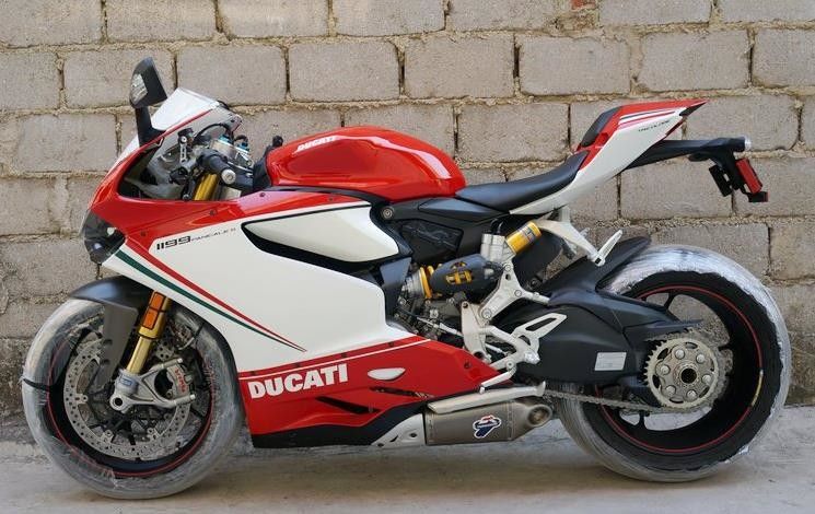 Viertakt1199cc dreef hoog de stijl van motorfietsenducati de tweelingcilinder met van 90° aan „L“