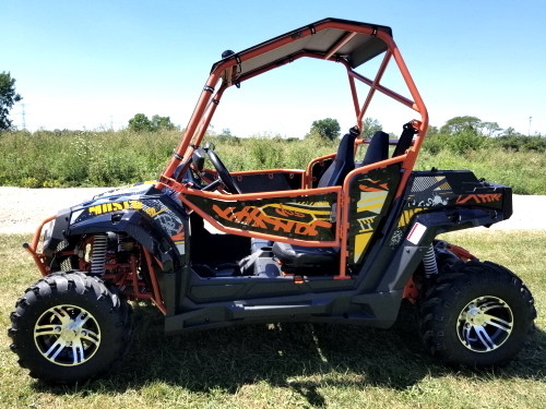 De Kar van UTV 170 MaX Utility Vehicle Gas Golf met de Douaneranden van Windscherm Overmaatse Banden/Opschorting