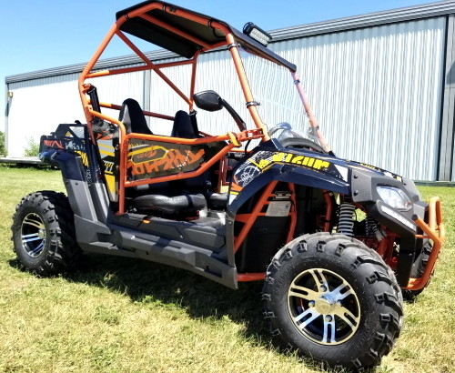 De Kar van UTV 170 MaX Utility Vehicle Gas Golf met de Douaneranden van Windscherm Overmaatse Banden/Opschorting