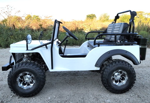 Witte die Mini Gas Golf Cart Jeep-ELITEuitgave met Douaneranden en Stootkussengloed wordt opgeheven